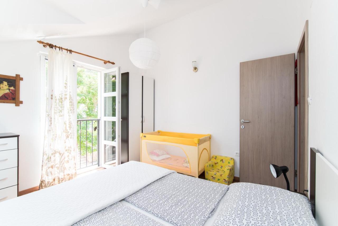 Apartments Mare Postira Exterior photo